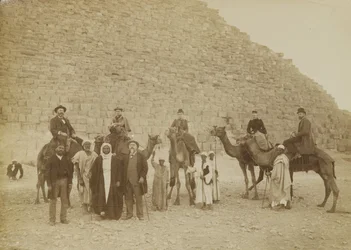 Famiglia di turisti a Giza, Egitto