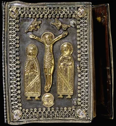 Legatura in Argento Dorato, Raffigurante la Crocifissione di Cristo, con la Santa Madre di Dio e Santa Maria ai Lati