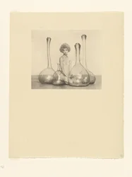 [Nudo femminile con bottiglie]