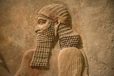 Dettaglio del re Sargon II d’Assiria dal palazzo del re Sargon a Khorsabad, ca. 716-713 a.C.