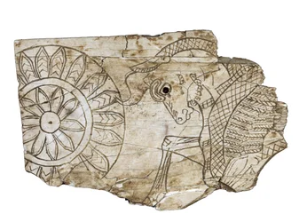 Frammento di placca raffigurante un toro alato da Nimrud, Iraq, VIII secolo a.C.