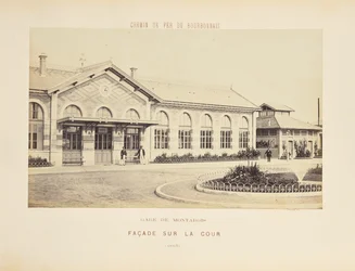Stazione di Montargis, facciata che si affaccia sul cortile interno