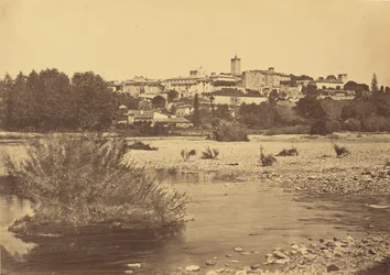 Villaggio di Chazay, vista dalla linea ferroviaria