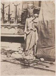 Statua della Vergine, Notre Dame de Paris