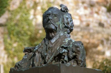 Busto in bronzo di Jules Barbey d