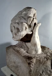 La mano di Dio (scultura in marmo)