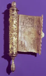 Megillah (Rotolo di Ester) in una custodia d