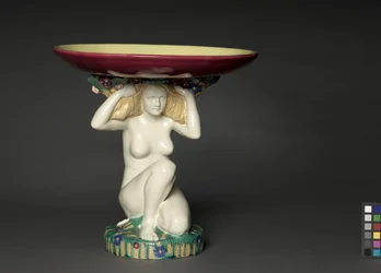 Centrotavola a piedistallo, di Wiener Kunstkeramische Werkstätte Busch und Ludescher, c.1910-1915