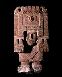 Arte azteca: rappresentazione di Chicomecoatl (chiamata anche Xilonen), dea del mais giovane e della fertilità. Museo nazionale di antropologia, Messico
