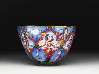 Ciotola con coperchio, piattino e cucchiaio con decorazione astrologica, inizio XIX secolo