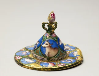 Ciotola con coperchio, piattino e cucchiaio con decorazione astrologica, inizio XIX secolo