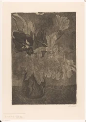 Vaso con tulipani