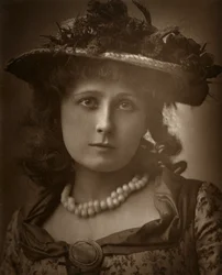 Attrice britannica Helen Forsyth in Sophia, 1886