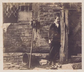 Walter Chamberlain nascosto dietro la pompa di Bredicot, metà degli anni 1850