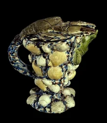 Acquamarina rustica con ceramica decorata con conchiglie. Realizzata da Bernard Palissy (1510-1589) 1565 Parigi, Museo del Louvre