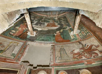 Transetto nord, altare di san Michele Arcangelo, dietro la pala d