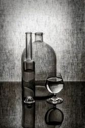Riflessi di bottiglie di vetro