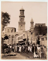 Festa nelle strade del Cairo - fotografia dei fratelli Zangali, fine XIX secolo