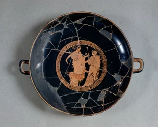 Interno di una coppa a figure rosse raffigurante Apollo e Artemide, c.495-490 a.C.