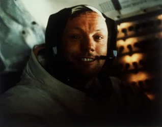 Comandante Neil Armstrong nel modulo lunare sulla Luna, missione Apollo 11, luglio 1969