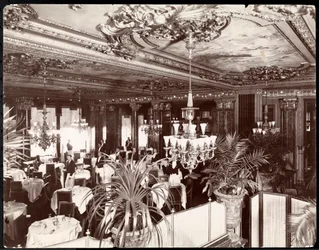 Una sala da pranzo all