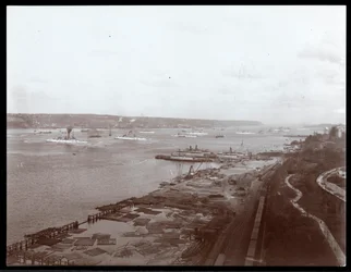 Vista delle navi da guerra statunitensi nel fiume Hudson durante la visita del Principe Luigi di Battenberg, 1905