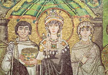 Imperatrice Teodora con la sua corte di due ministri e sette donne, c.547 d.C. (mosaico) (dettaglio)