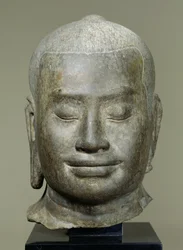 Testa del re Jayavarman VII (r.1181-c.1220)