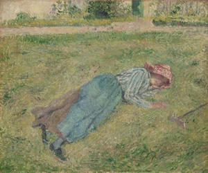 Ragazza sdraiata nell