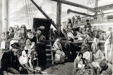 Passeggeri di terza classe emigrano negli Stati Uniti d