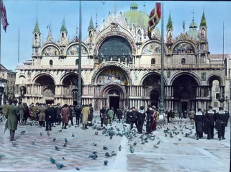 Italia, Venezia, Piazza San Marco e Basilica di San Marco, data immagine: circa 1910. Archivio Carl Simon