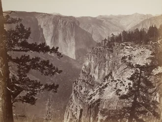 Prima vista della Valle di Yosemite dal sentiero Mariposa