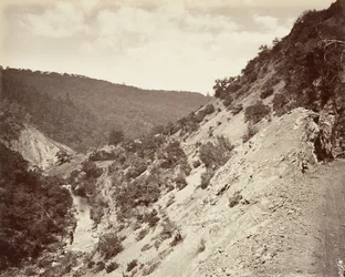 Sulphur Creek e strada per i geyser