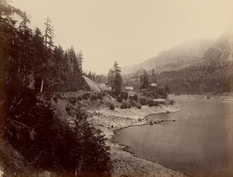 [La casa di Middle Block, Columbia River]