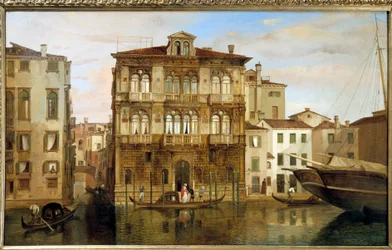 Maria Taglioni in gondola davanti al suo edificio a Venezia