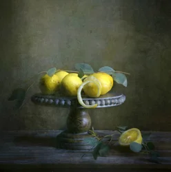 Natura morta con limone malinconico