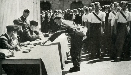 Giorno di paga nella Royal Air Force, 1941