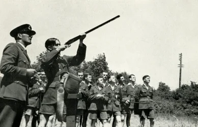 Personale RAF che impara a sparare durante la Seconda Guerra Mondiale, 1941