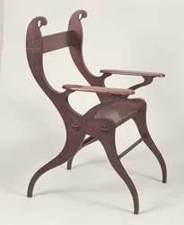 Poltrona o sedia cigno progettata da C.F.A. Voysey