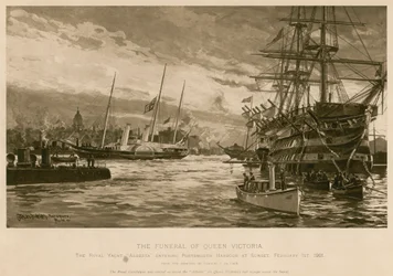 Il funerale della Regina Vittoria. Il Royal Yacht Alberta, che trasporta il corpo della Regina, entra nel porto di Portsmouth al tramonto