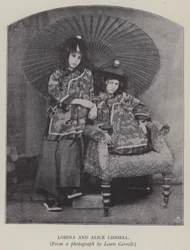 Lorina e Alice Liddell (foto in bianco e nero)