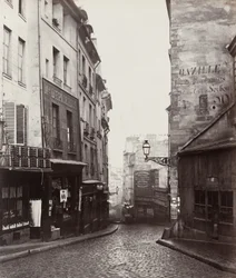 Rue de la Montagne-Sainte-Geneviève vicino all