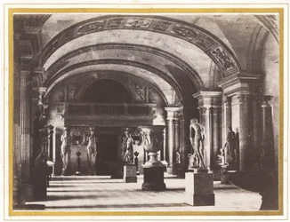 Sala delle Cariatidi, al Museo del Louvre