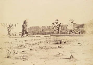 [Paesaggio brullo con una fortezza non identificata, Delhi].