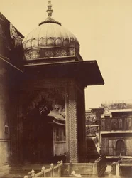 Edificio non identificato con balcone, Delhi