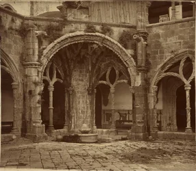 [Chiostro del Silenzio, monastero di Santa Cruz de Coimbra]