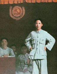 Mao Zedong che parla a una conferenza comunista internazionale nella provincia di Kiangsi