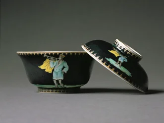 Zuccheriera con coperchio, Periodo Qianlong (1736-95) c.1740