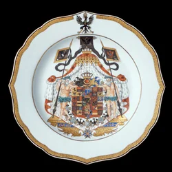 Piatto da cena araldico, Periodo Qianlong (1736-95) c.1755