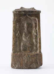 Tavoletta buddista a forma di santuario in miniatura, Periodo delle Divisioni, c.520 d.C.